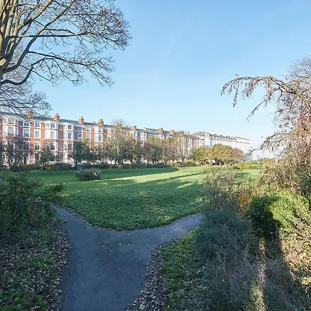 Host & - South Cliff Apartament